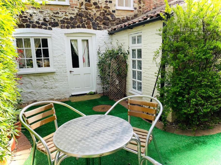 The Beehive, Ground Floor Apartment In Norfolk, No Shared Amenities سوق داونهام المظهر الخارجي الصورة