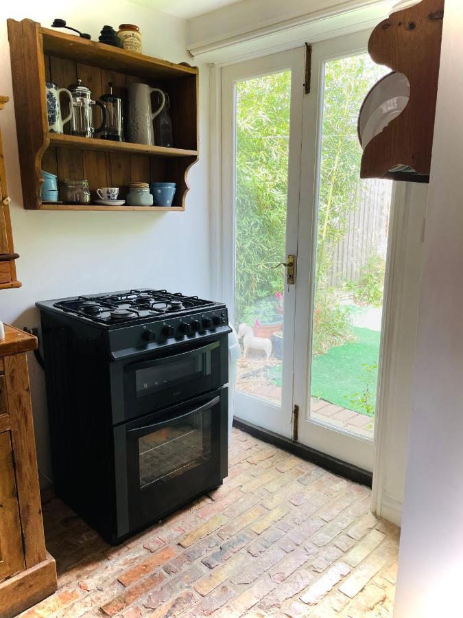 The Beehive, Ground Floor Apartment In Norfolk, No Shared Amenities سوق داونهام المظهر الخارجي الصورة
